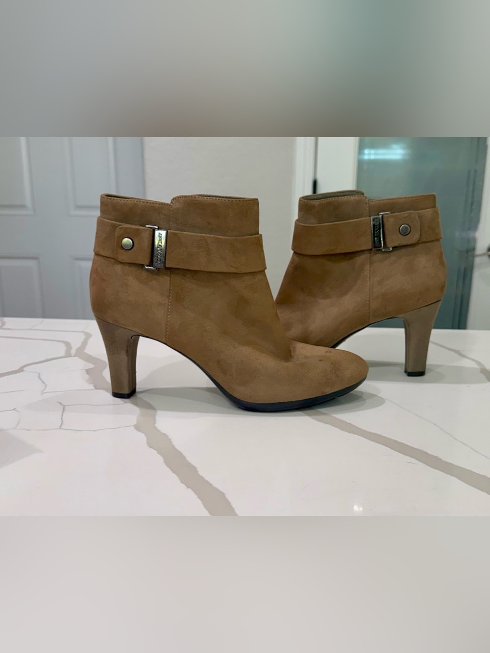 Anne Klein Sernio Tan Suede Ankle Booties Buckle 8.5